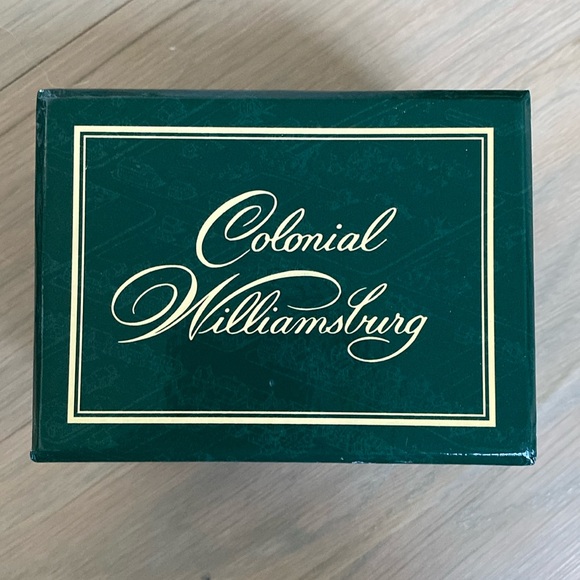 Williamsburg Seated Fifer - Lang and Wise - Picture 2 of 10